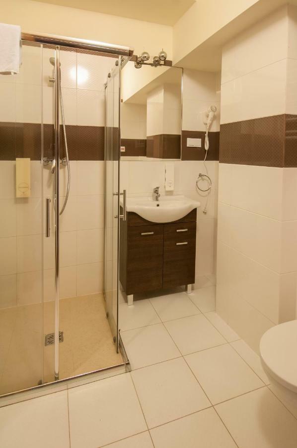 Mir-jan Hotel 3*